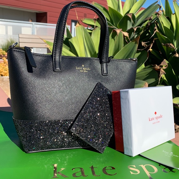 kate spade Handbags - Kate Spade Ina Greta Court Crossbody/cc holder Set